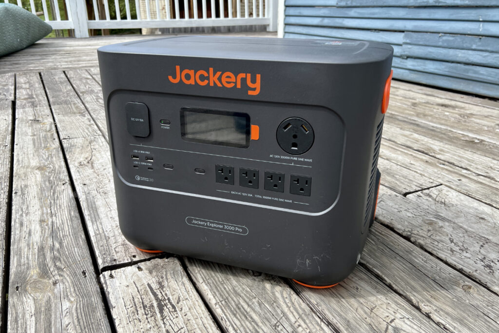 Jackery 3000-Watt Output/6000W Peak Portable Power Station