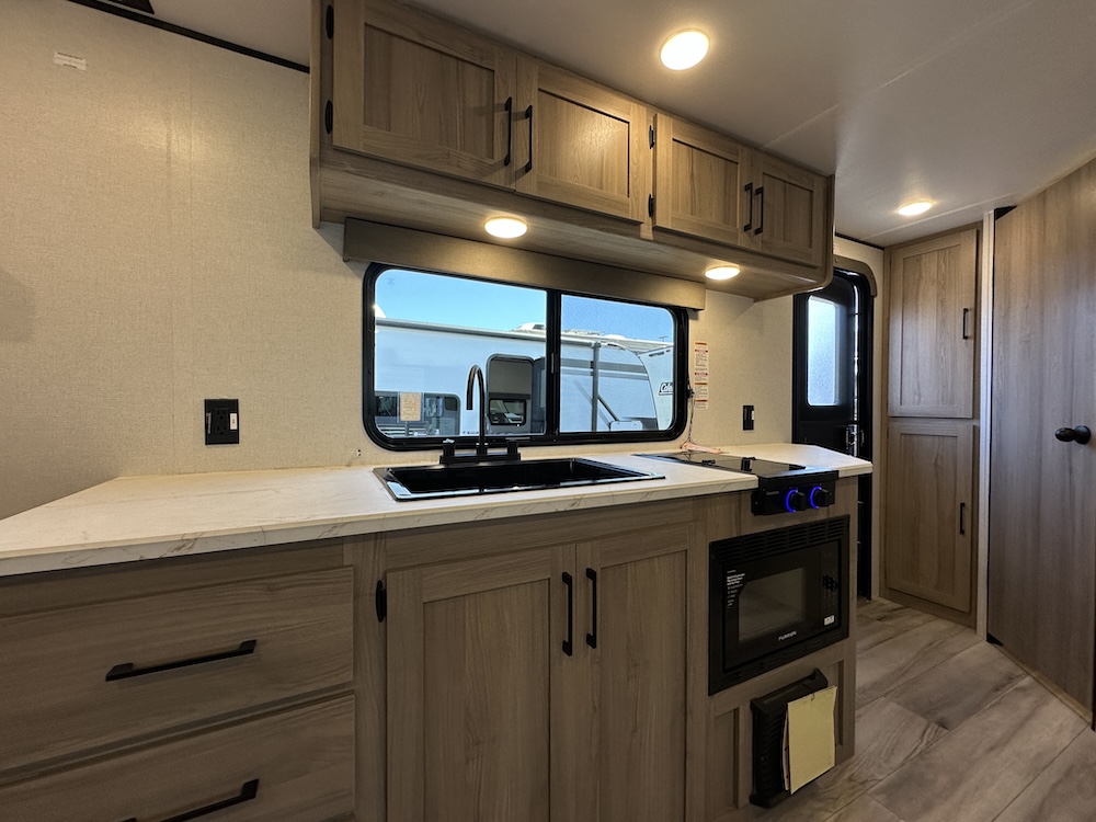 Coleman 19S Kitchen