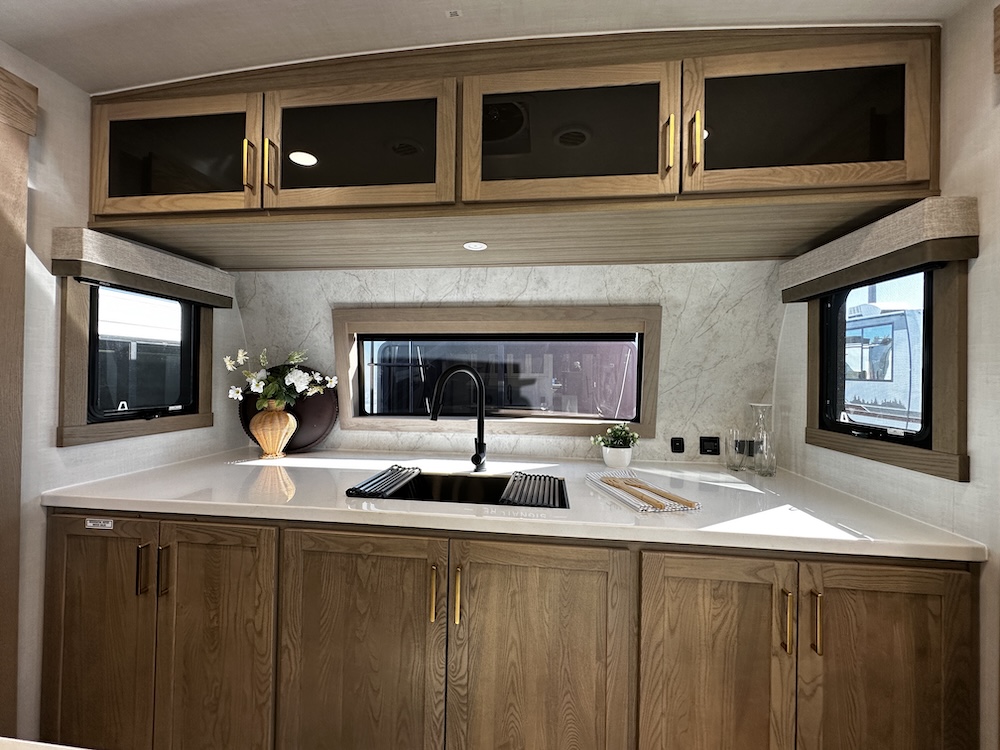 Rockwood 8391FK Kitchen