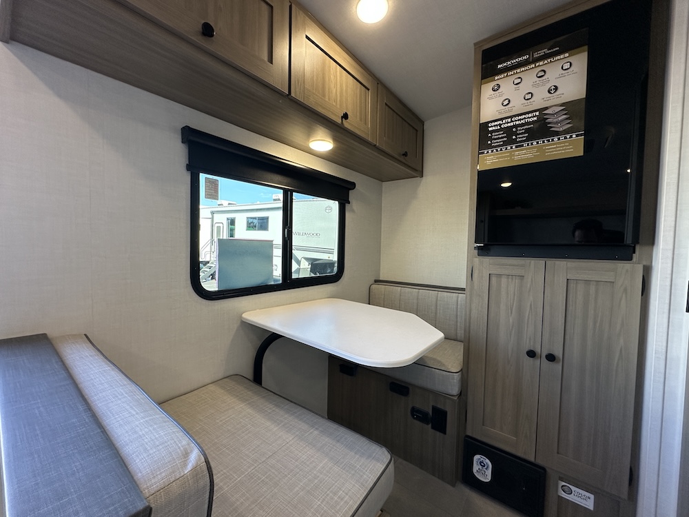 Rockwood Geo Pro 13DLE Dinette